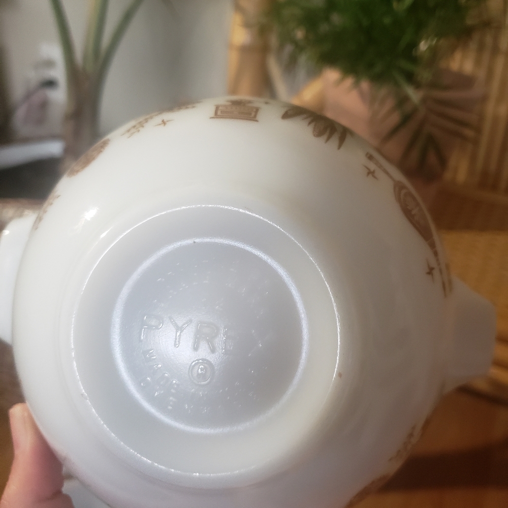 🧁 2/$60!! VINTAGE!  Small Pyrex Early American Mixing Bowl - Picture 7 of 7